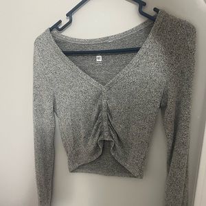 Me to We grey v neck button down crop top long sleeve